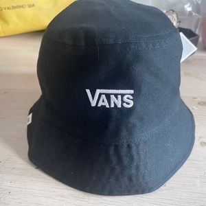 Cute! Reversible Vans bucket hat!!